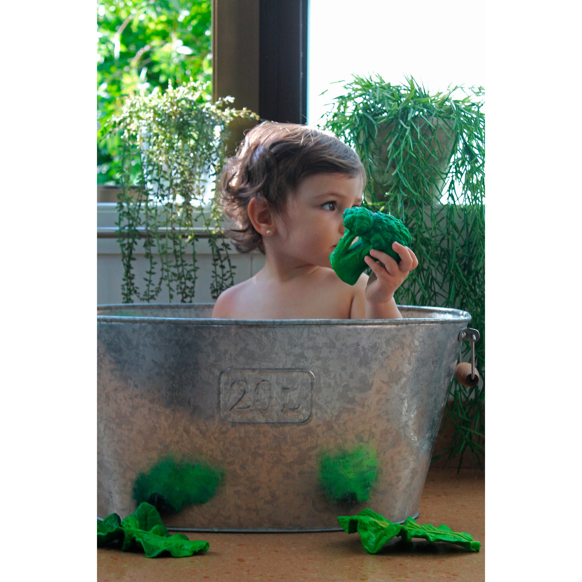 Oli &amp; Carol Brucy the Broccoli Teether