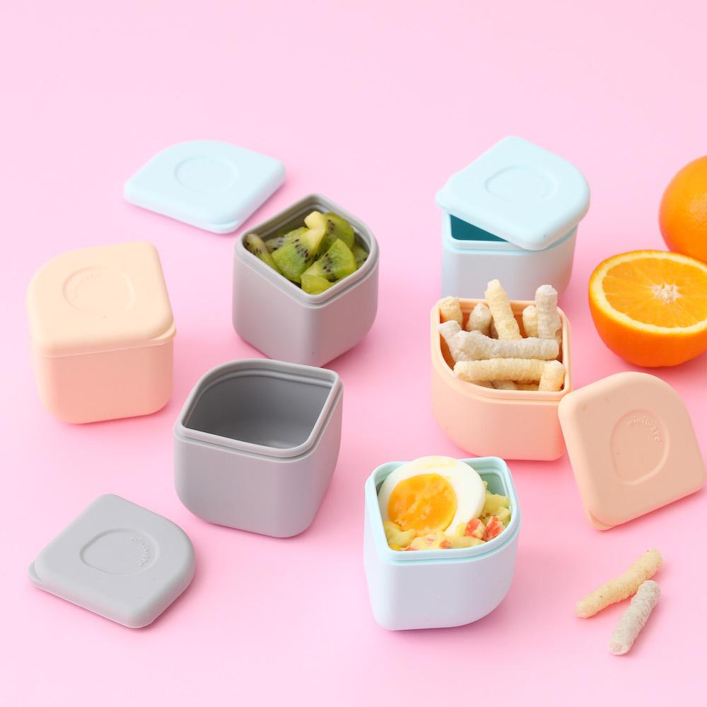 Miniware Grow Bento in Chrome with 2 silipods in Peach
