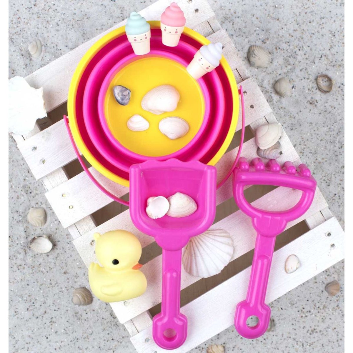 a-little-lovely-company-bucket-and-spade-set-pink- (6)