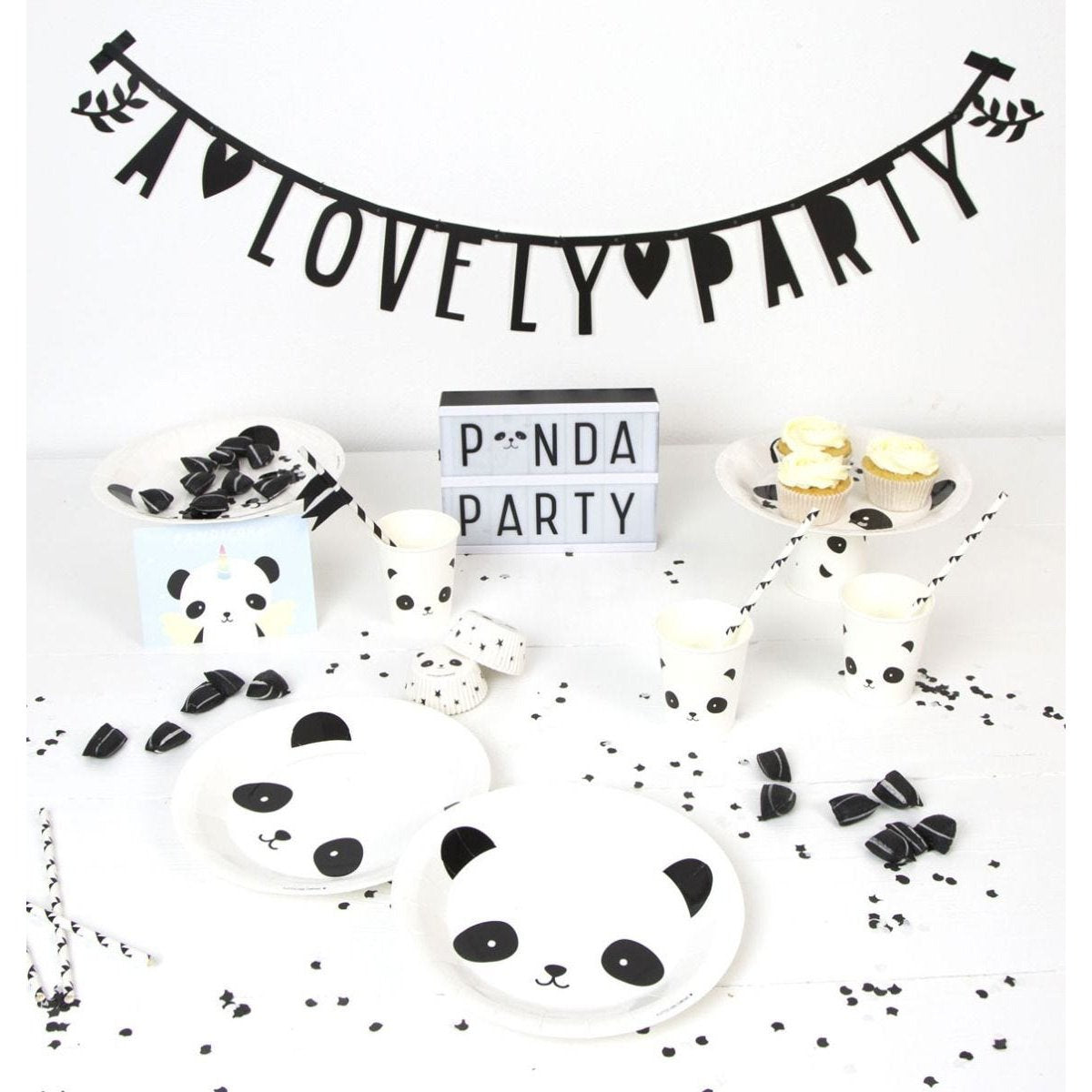 a-little-lovely-company-cupcake-cases-panda- (6)