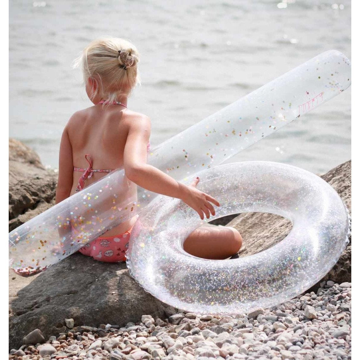 a-little-lovely-company-inflatable-pool-noodle-glitter- (4)