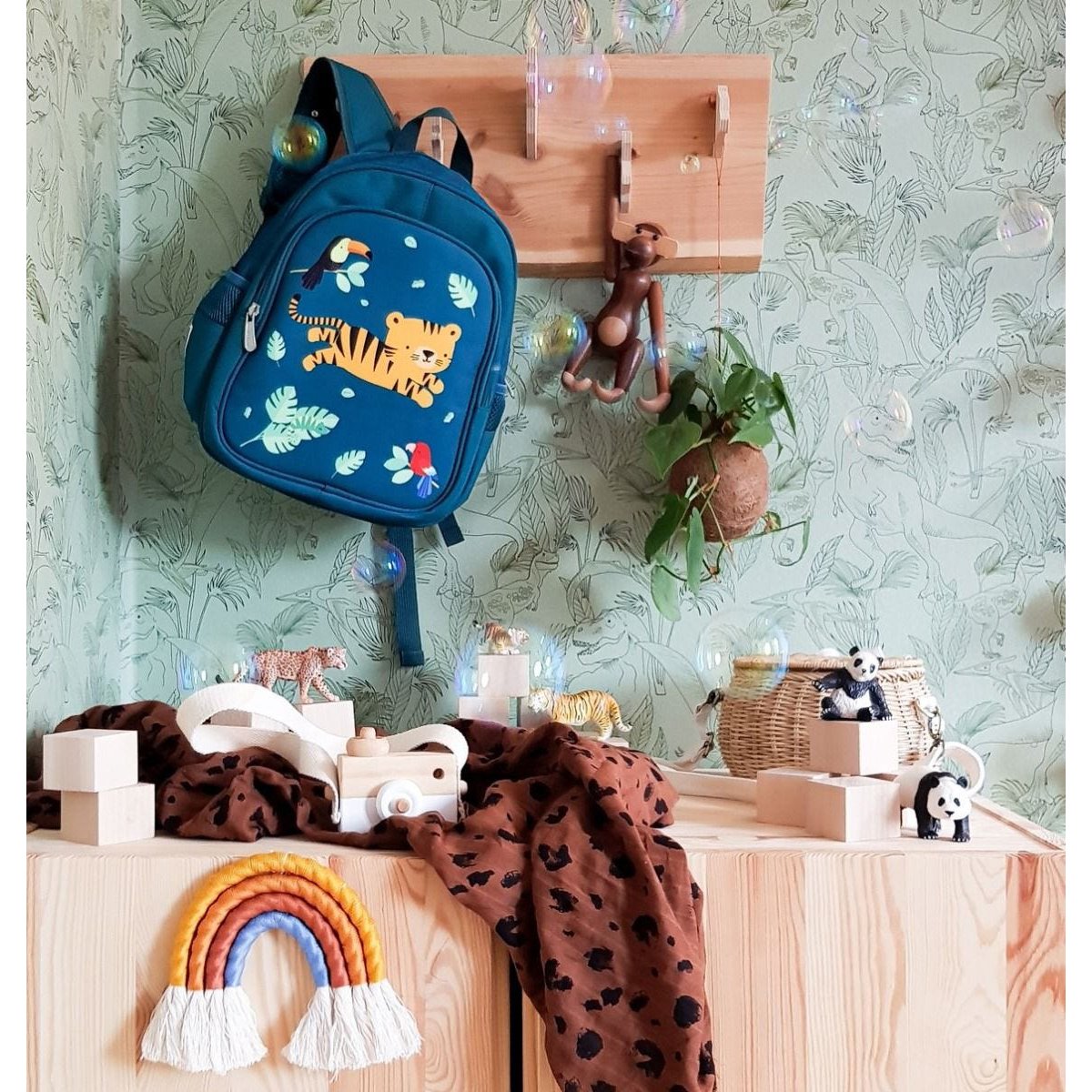 a-little-lovely-company-insulated-backpack-jungle-tiger- (5)