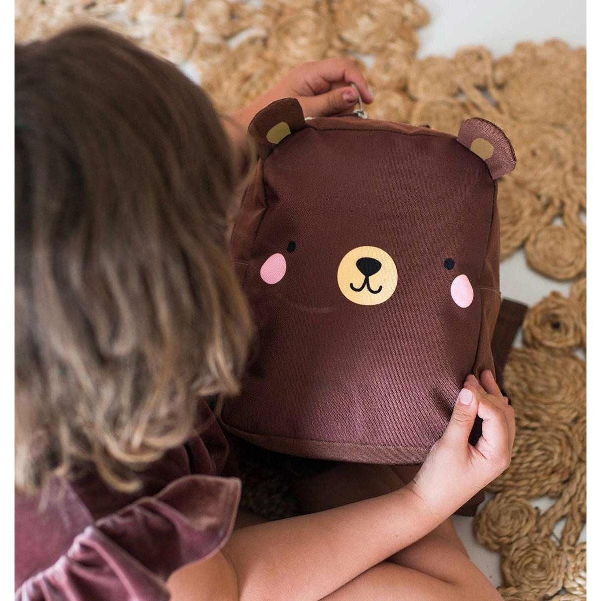 a-little-lovely-company-little-backpack-bear- (6)