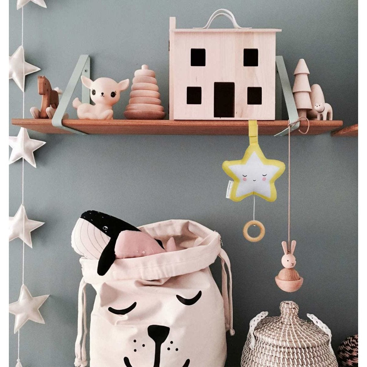 a-little-lovely-company-music-mobile-star- (4)