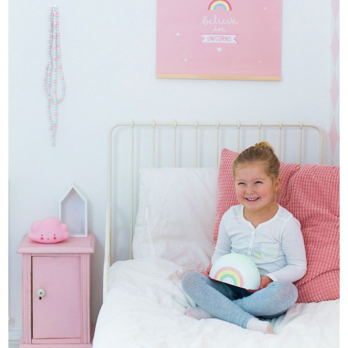 a-little-lovely-company-projector-light-rainbow- (3)