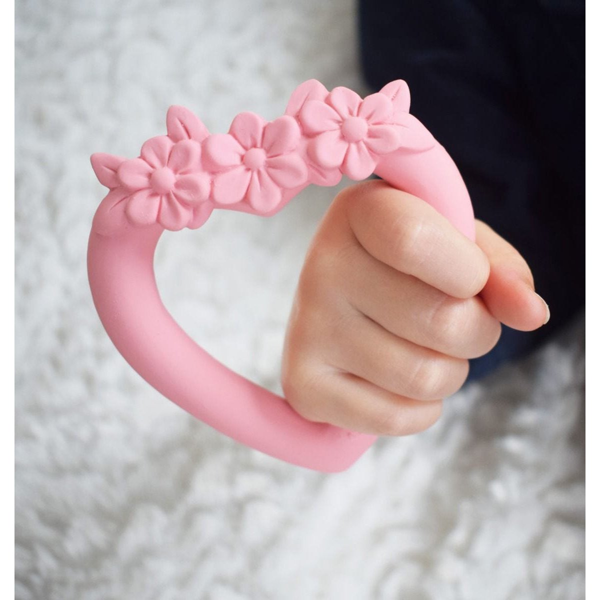 a-little-lovely-company-teething-ring-sweet-heart- (6)
