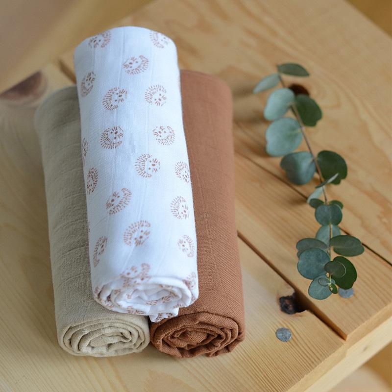 beaba-set-of-3-cotton-muslin-wraps-hedgedog-brown (2)