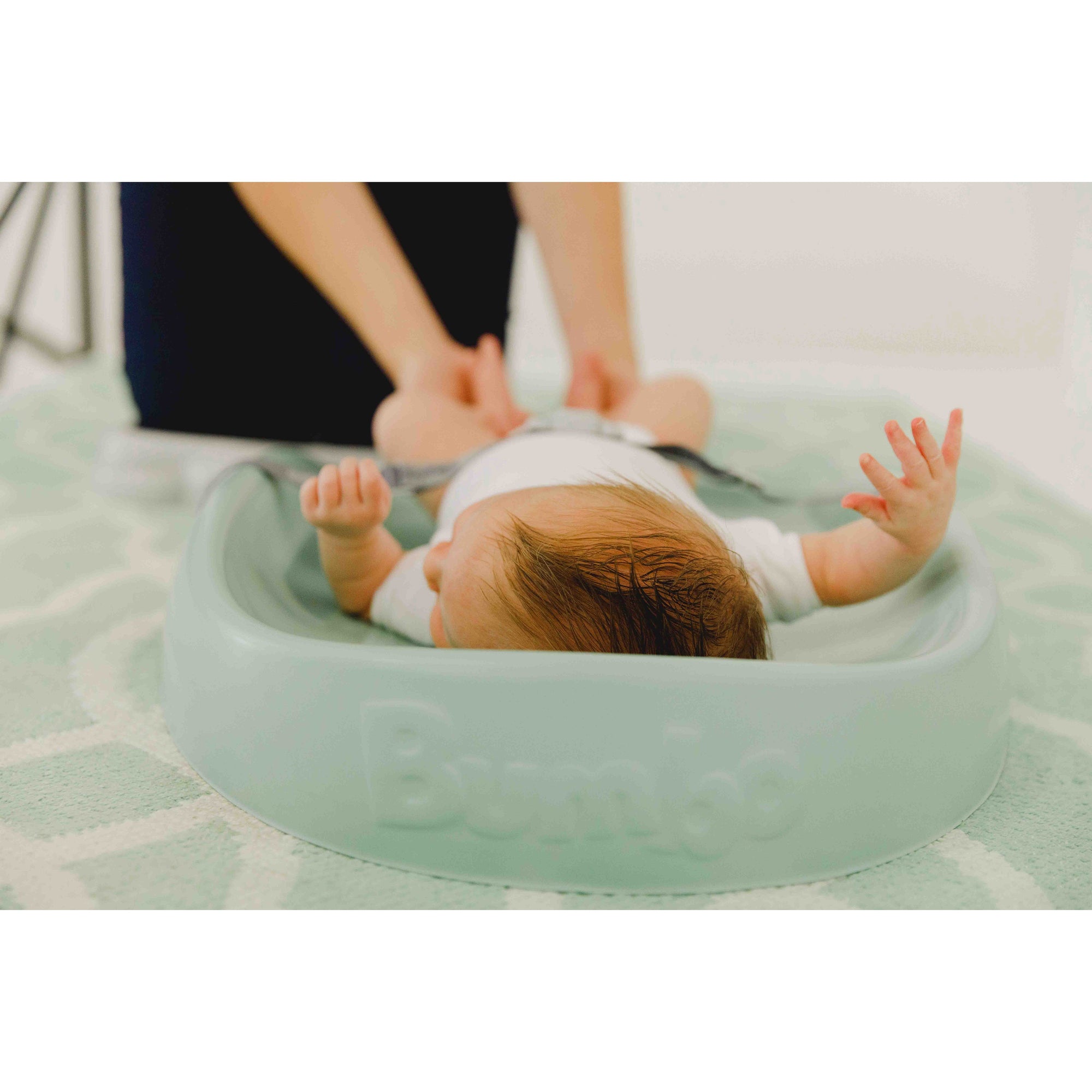 bumbo-changing-pad-hemlock- (5)