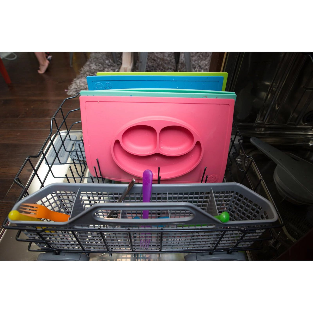 ezpz-happy-mat-silicone-plate-&amp;-placemat-coral- (4)