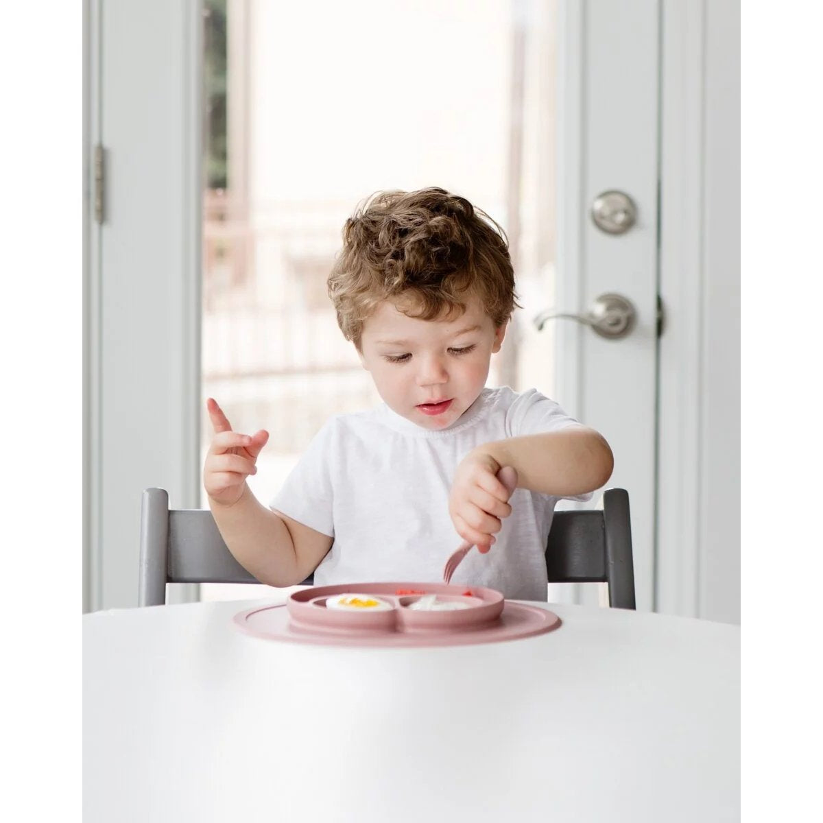 ezpz-silicone-mini-mat-+-utensils-feeding-set-nordic-blush- (11)