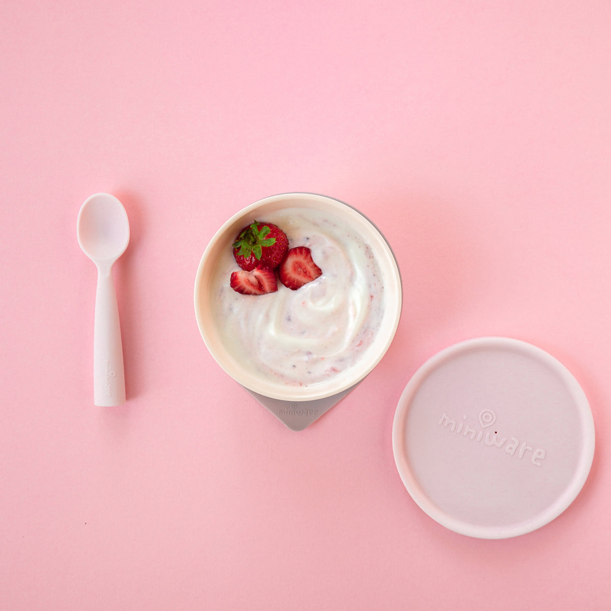 miniware-first-bite-set-pla-cereal-suction-bowl-vanilla-+-silicone-spoon-and-cover-in-cotton-grey- (15)