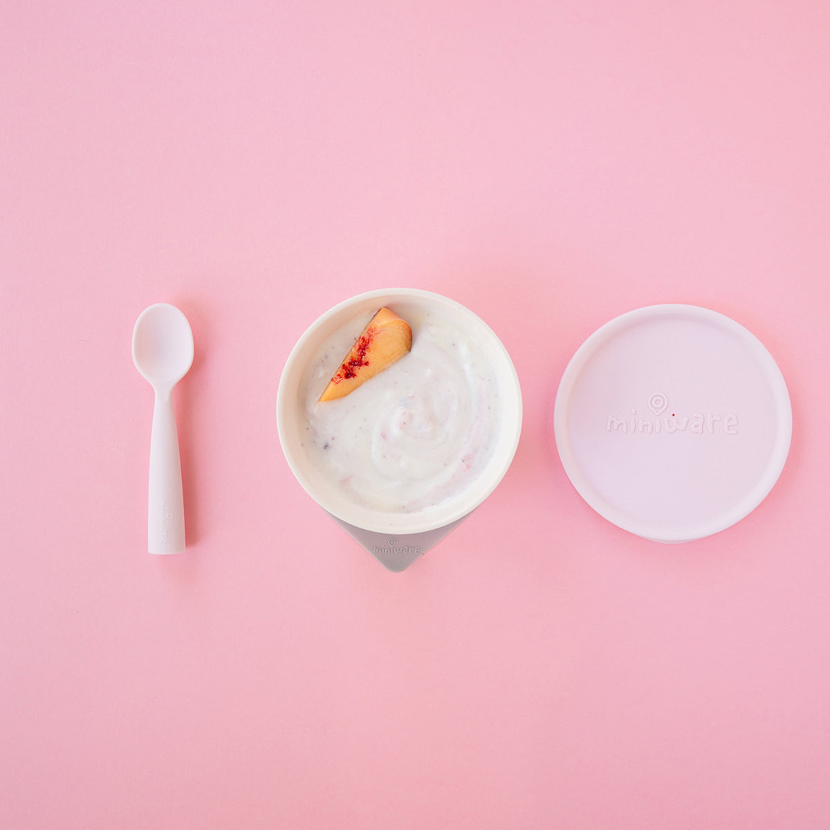 miniware-first-bite-set-pla-cereal-suction-bowl-vanilla-+-silicone-spoon-and-cover-in-cotton-grey- (9)