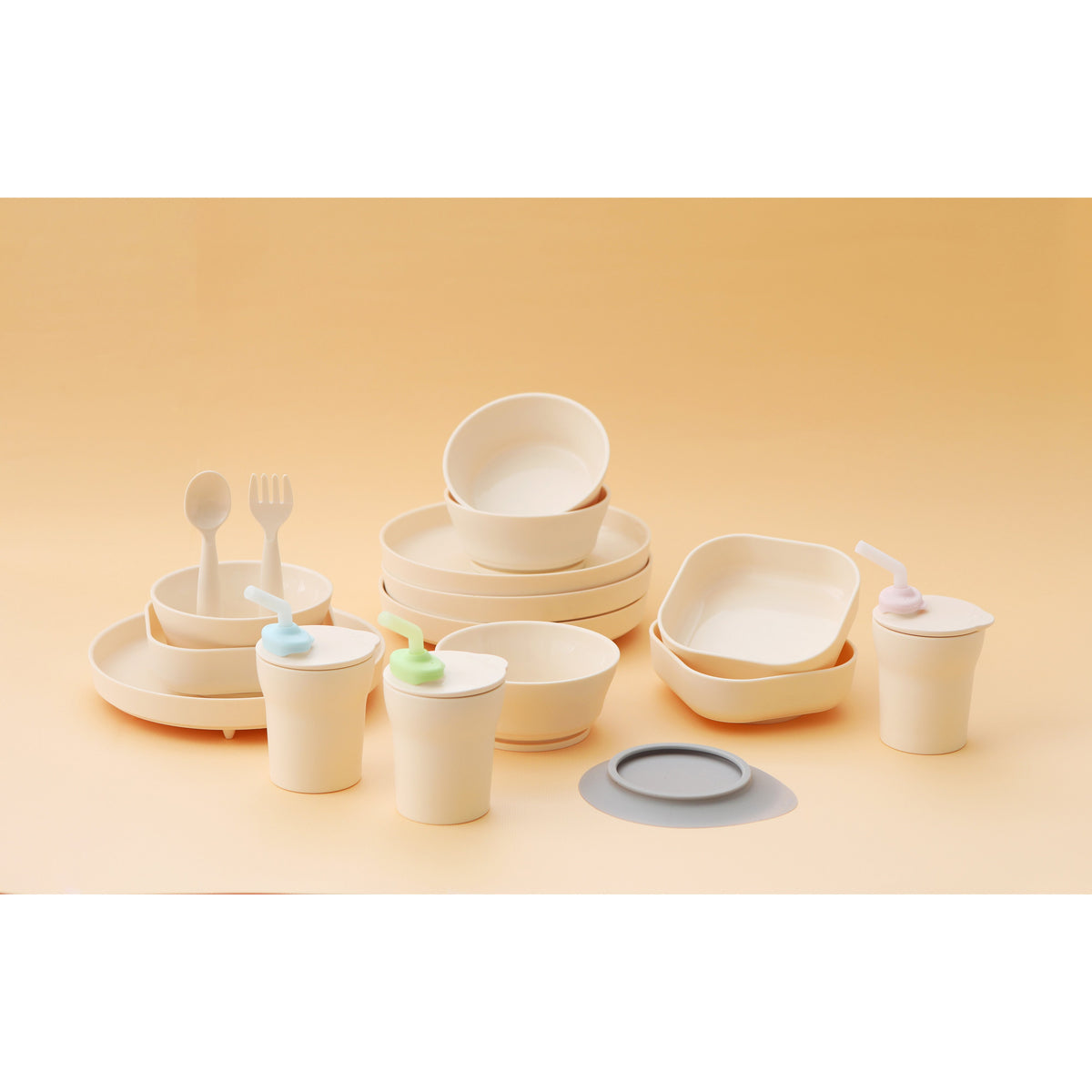 miniware-first-bite-set-pla-cereal-suction-bowl-vanilla-+-silicone-spoon-and-cover-in-cotton-keylime- (13)