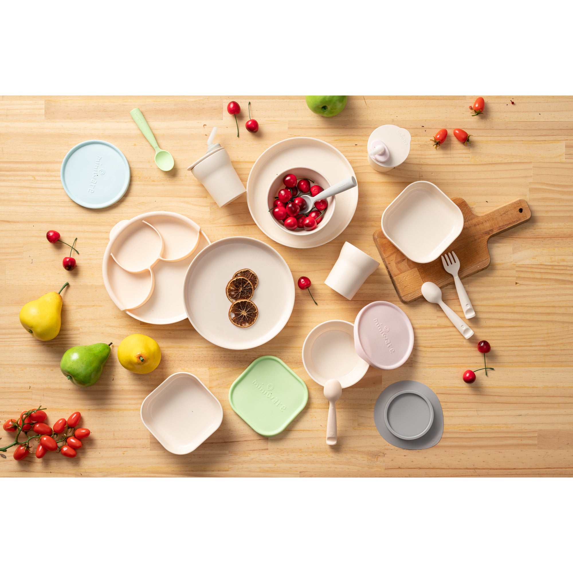 miniware-first-bite-set-pla-cereal-suction-bowl-vanilla-+-silicone-spoon-and-cover-in-cotton-keylime- (21)
