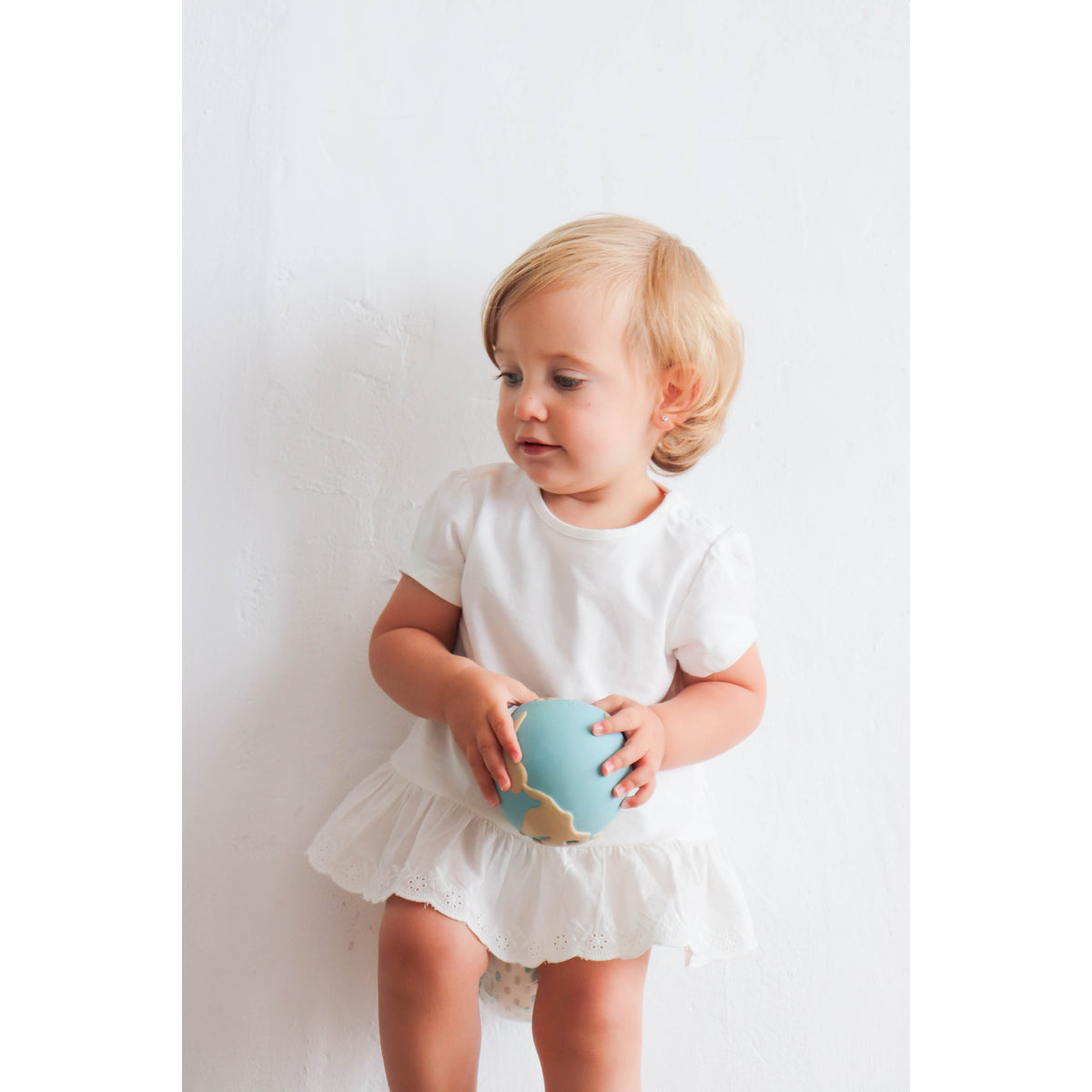 oli-&amp;-carol-earthy-the-world-ball-teether- (42)