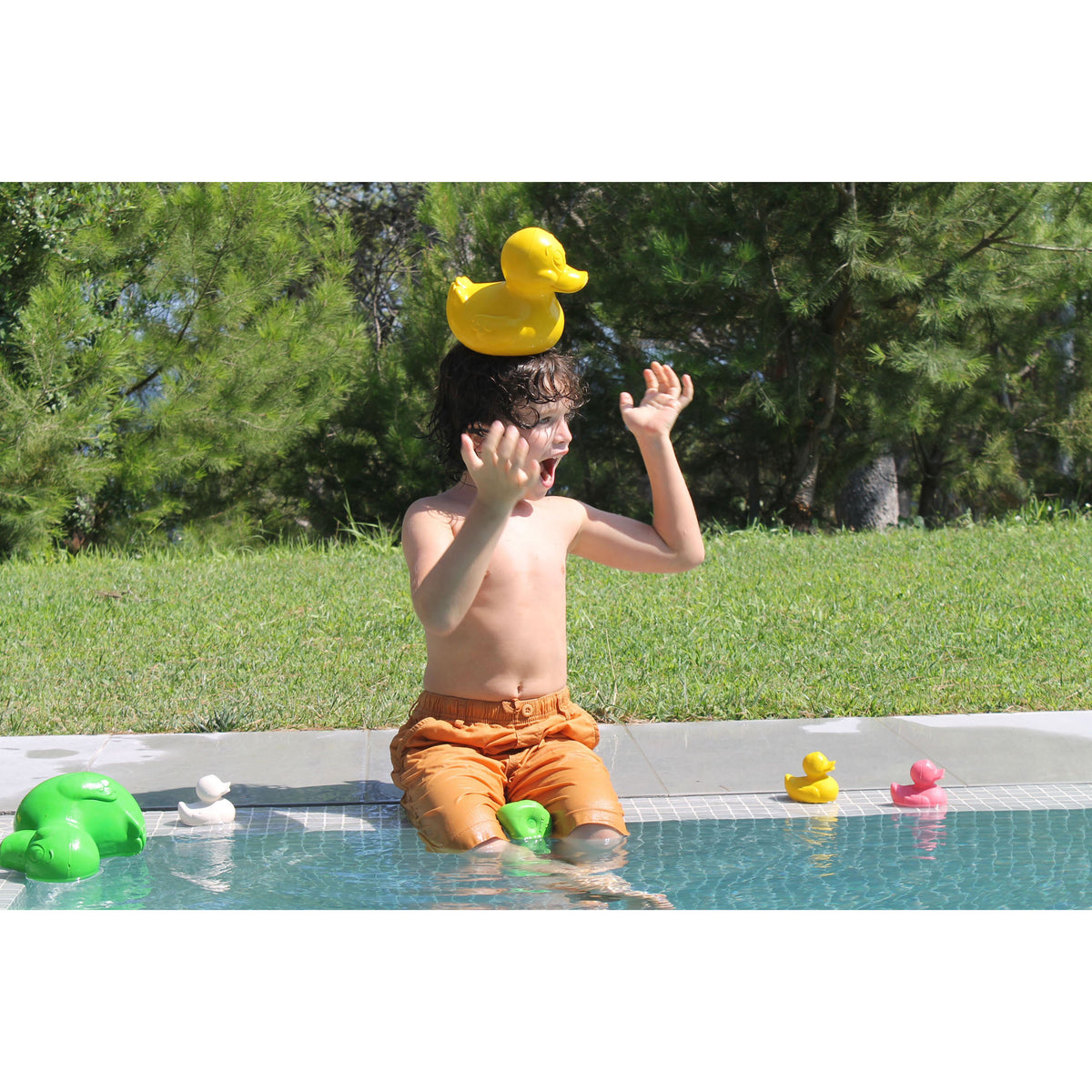oli-&amp;-carol-extra-large-monochrome-ducks-teether- (52)
