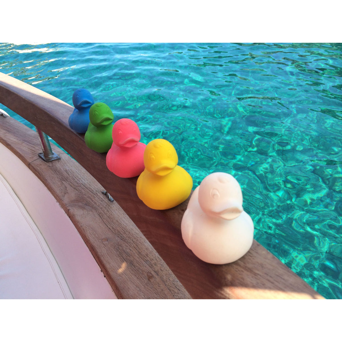 oli-&amp;-carol-extra-large-monochrome-ducks-teether- (55)