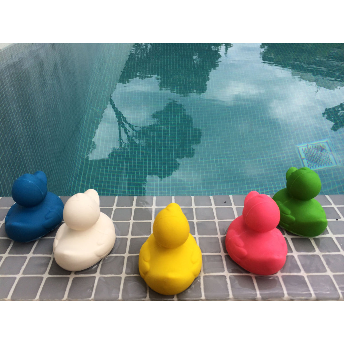 oli-&amp;-carol-extra-large-monochrome-ducks-teether- (57)