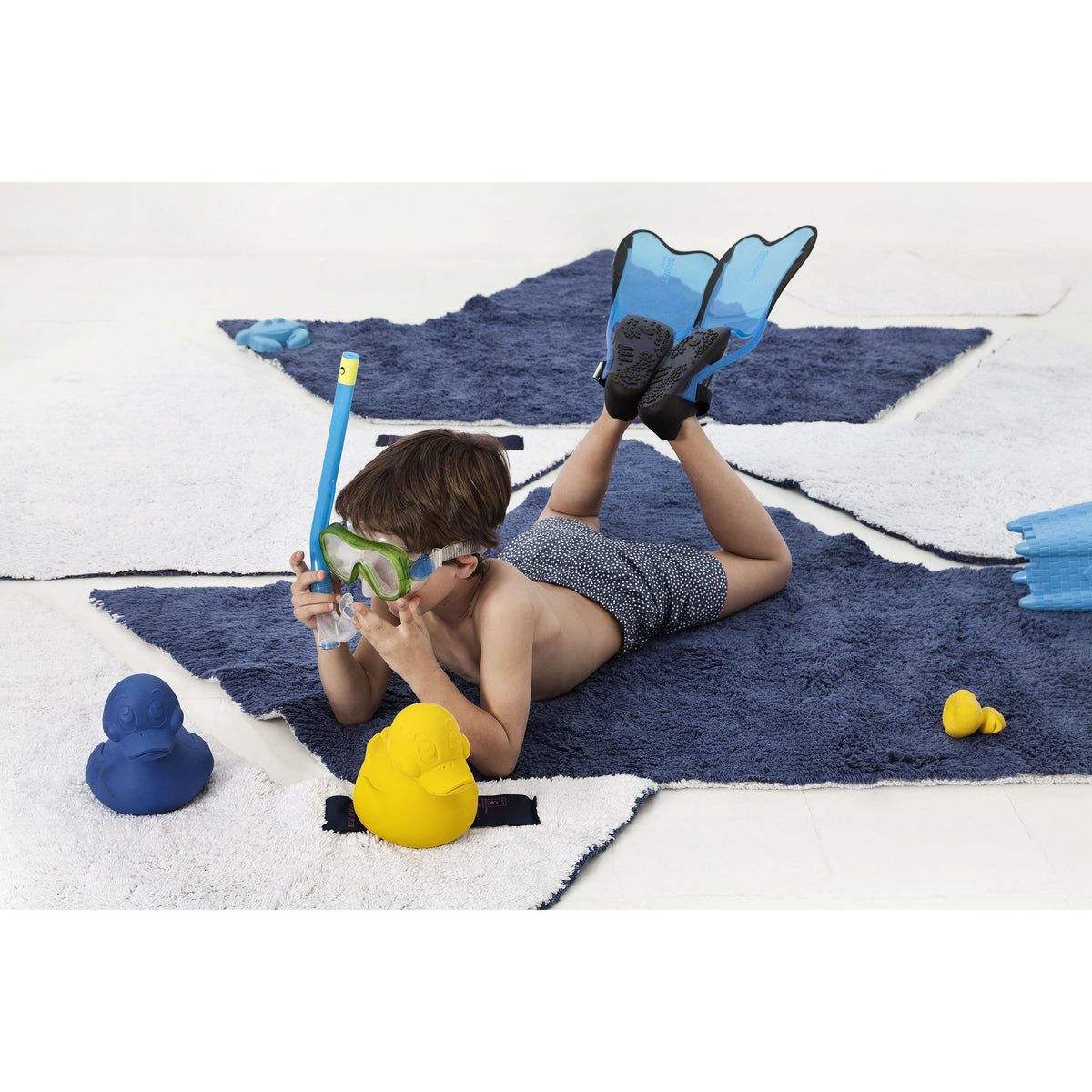 oli-&amp;-carol-extra-large-monochrome-ducks-teether- (26)