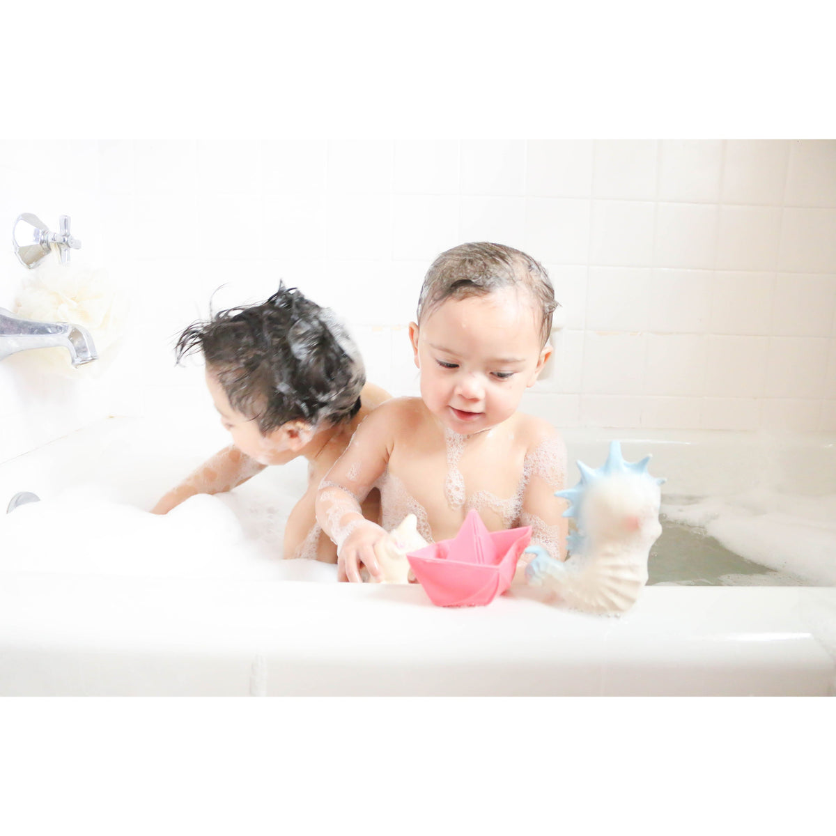 oli-&amp;-carol-vintage-bubbles-the-sea-horse-teether- (17)