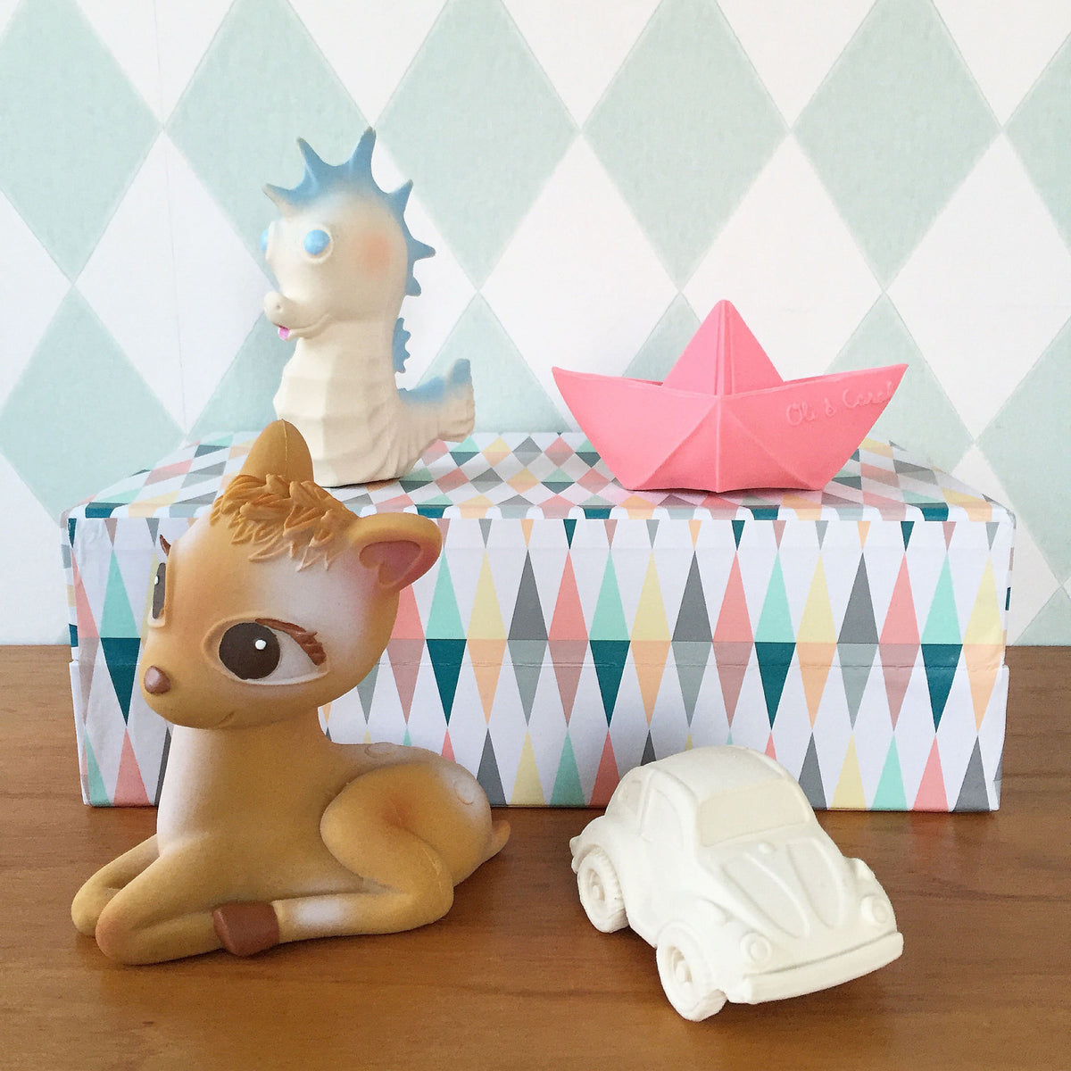 oli-&amp;-carol-vintage-bubbles-the-sea-horse-teether- (19)