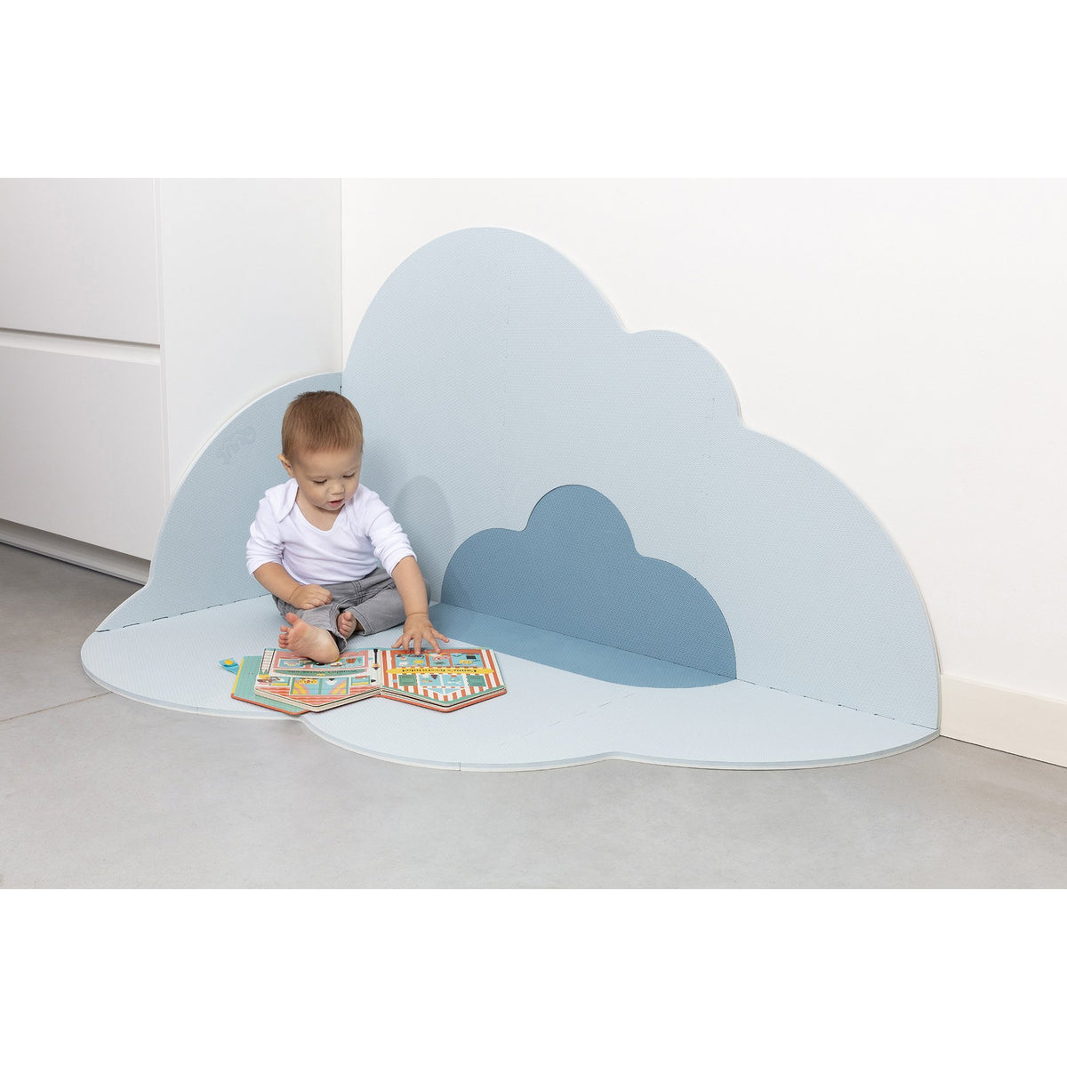 quut-playmat-head-in-the-clouds-l-175-x-145cm-dusty-blue- (8)
