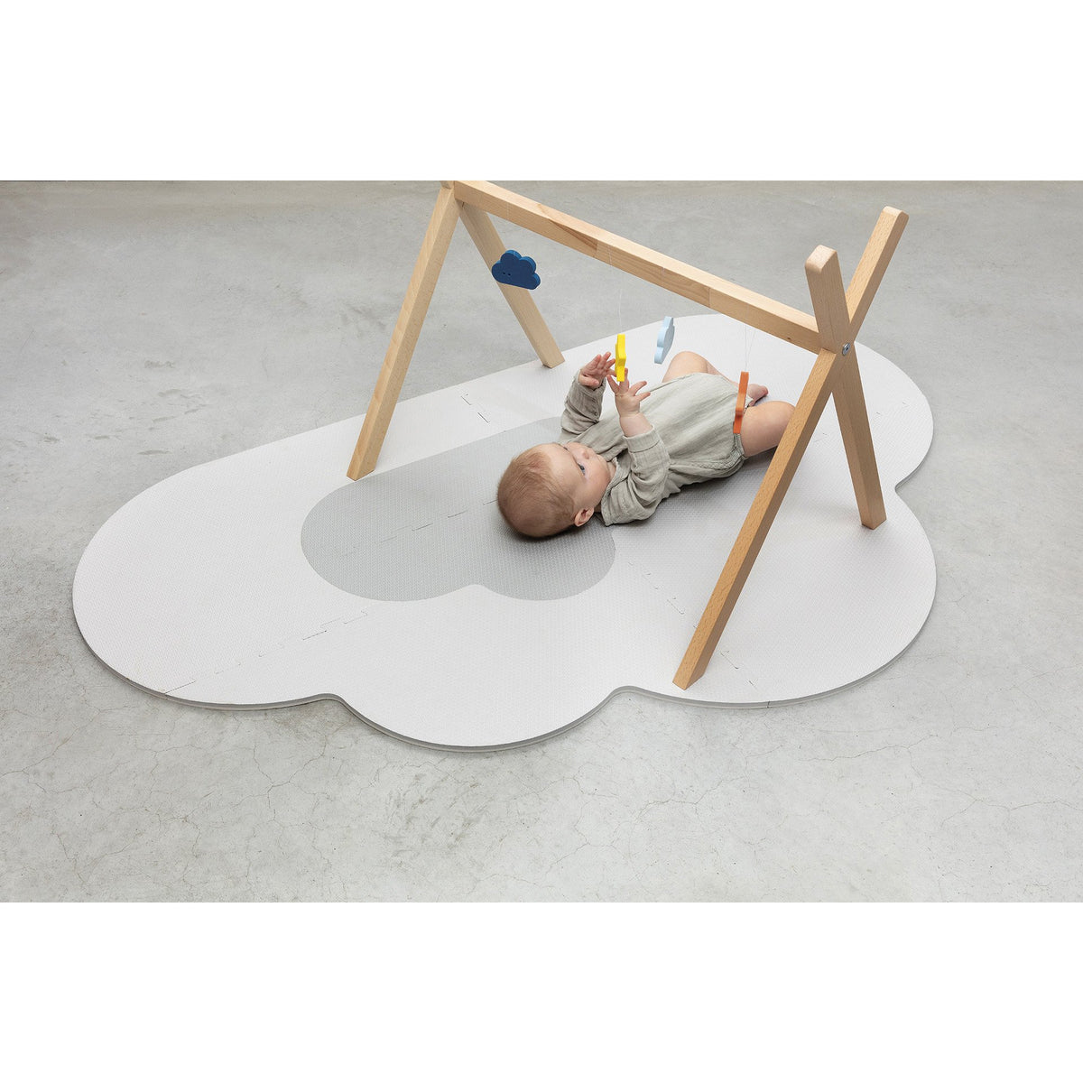 quut-playmat-head-in-the-clouds-s-145-x-90cm-pearl-grey- (6)