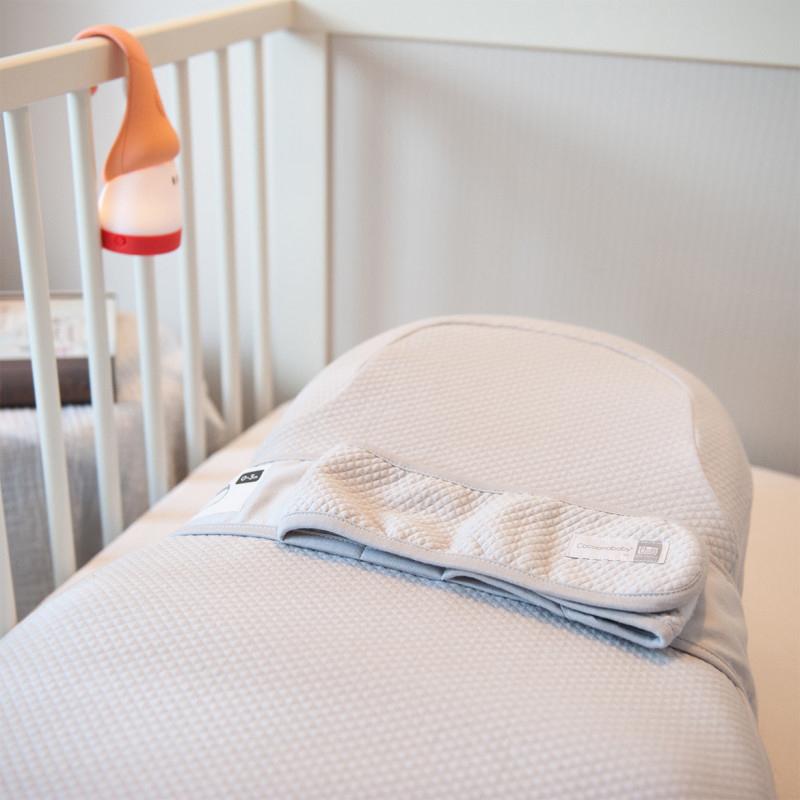 red-castle-fitted-sheet-for-cocoonababy®-white-fleur-de-coton®- (2)