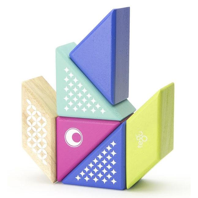 tegu-travel-pal-hummingbird-magnetic-wooden-blocks- (2)