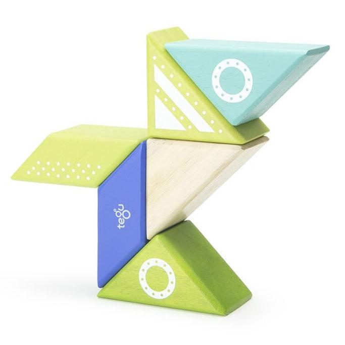 tegu-travel-pal-spaceship-magnetic-wooden-blocks- (10)