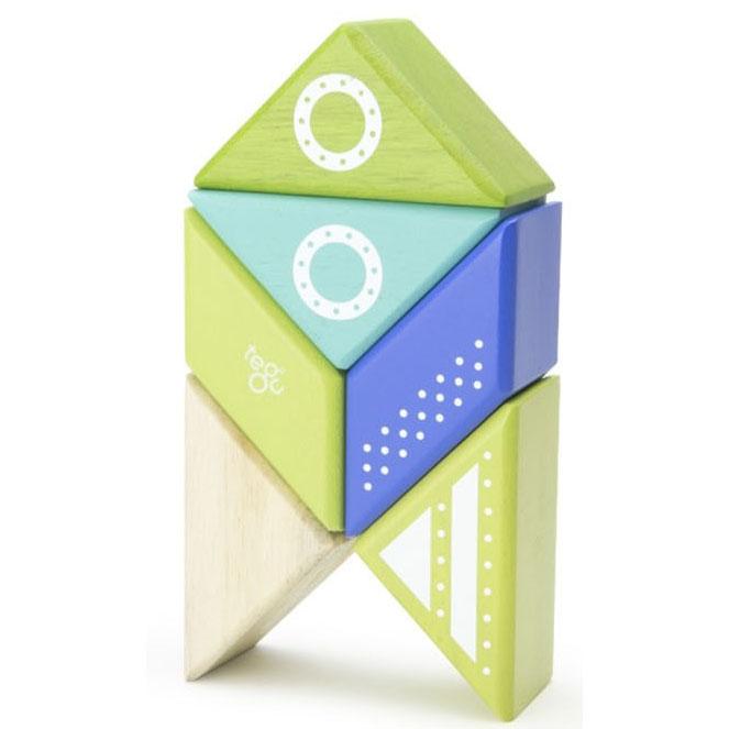 tegu-travel-pal-spaceship-magnetic-wooden-blocks- (1)