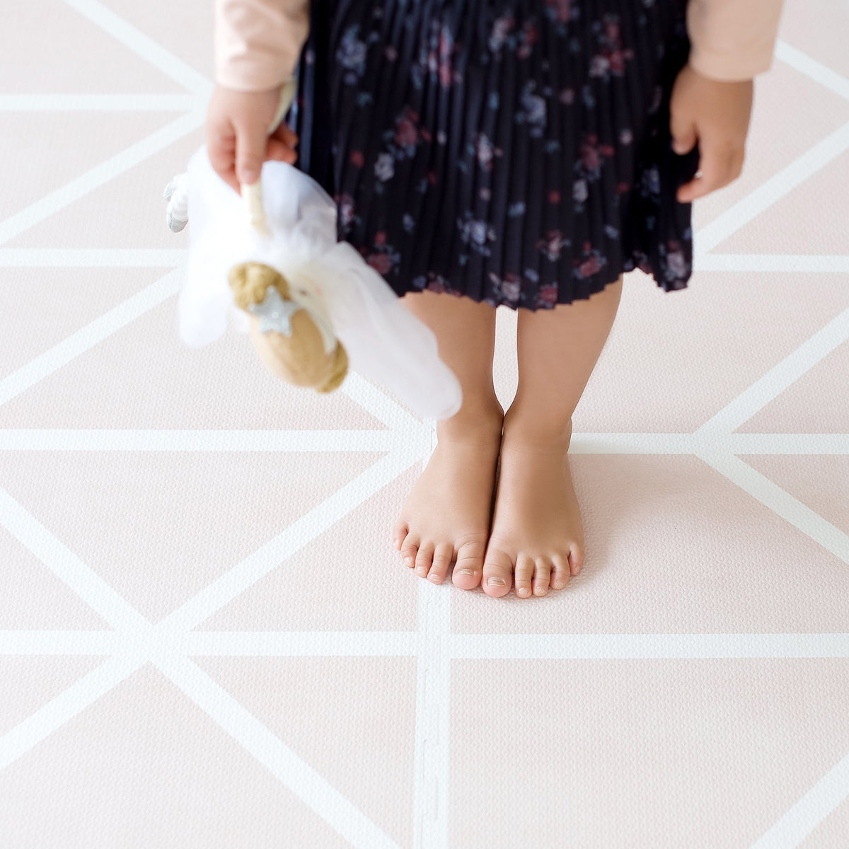 toddlekind-prettier-playmat-nordic-vintage-nude-120x180cm-6-tiles-&amp;-12-edging-borders- (13)